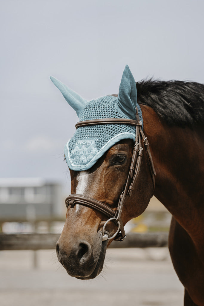Bonnet Brocart EQUITHEME bleu ciel