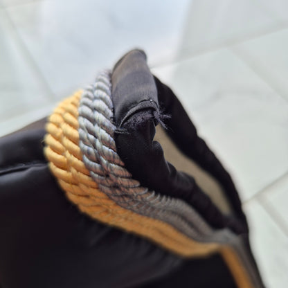 Les imparfaits : Ensemble tapis + bonnet Alexandra Ledermann noir et doré