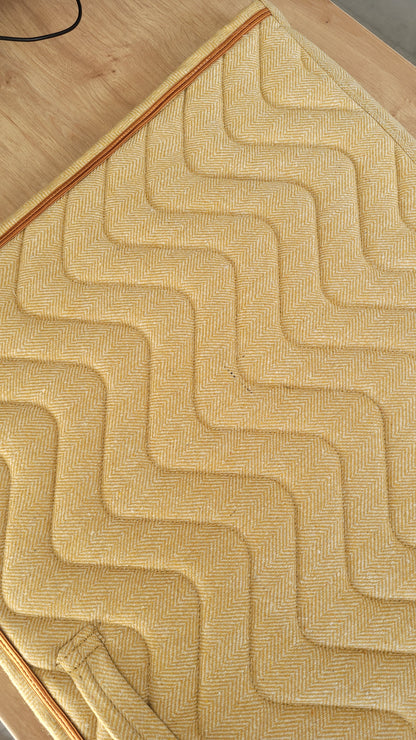 Les imparfaits : tapis Chevron EQUITHEME moutarde