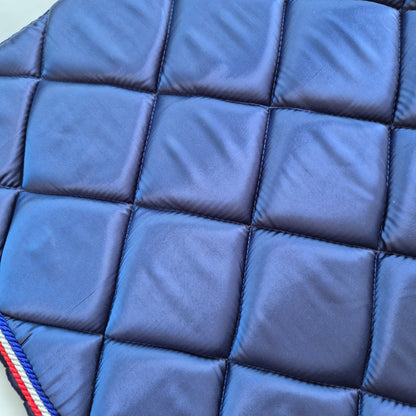 Les imparfaits : Ensemble tapis + bonnet Alexandra Ledermann marine, rouge et blanc